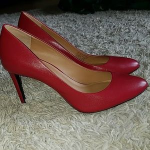 NWOT - Calvin Klein stilettos